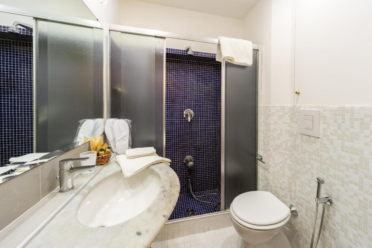 Bed and Breakfast Barù in Chiaia Napoli Esterno foto