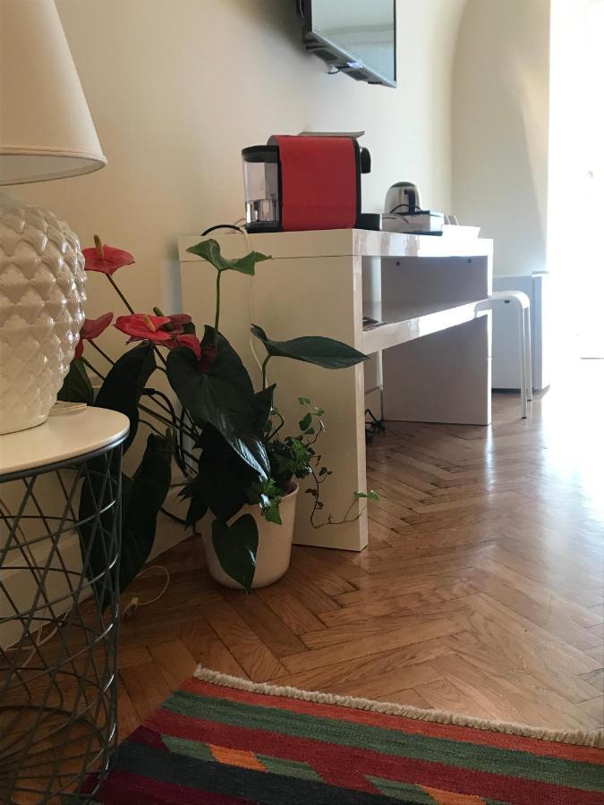 Bed and Breakfast Barù in Chiaia Napoli Esterno foto